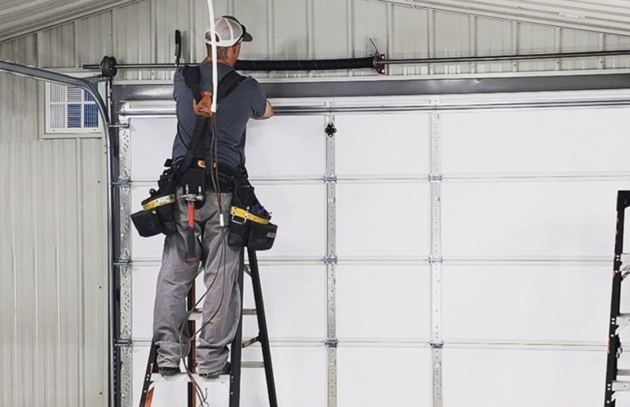 Garage door repair technician in Jacksonville, FL